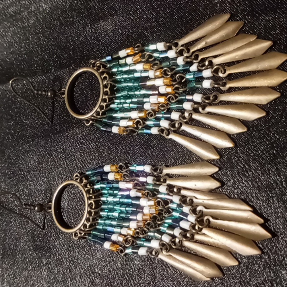 Southwestern beaded feather earrings brassy finish free flowing beautiful